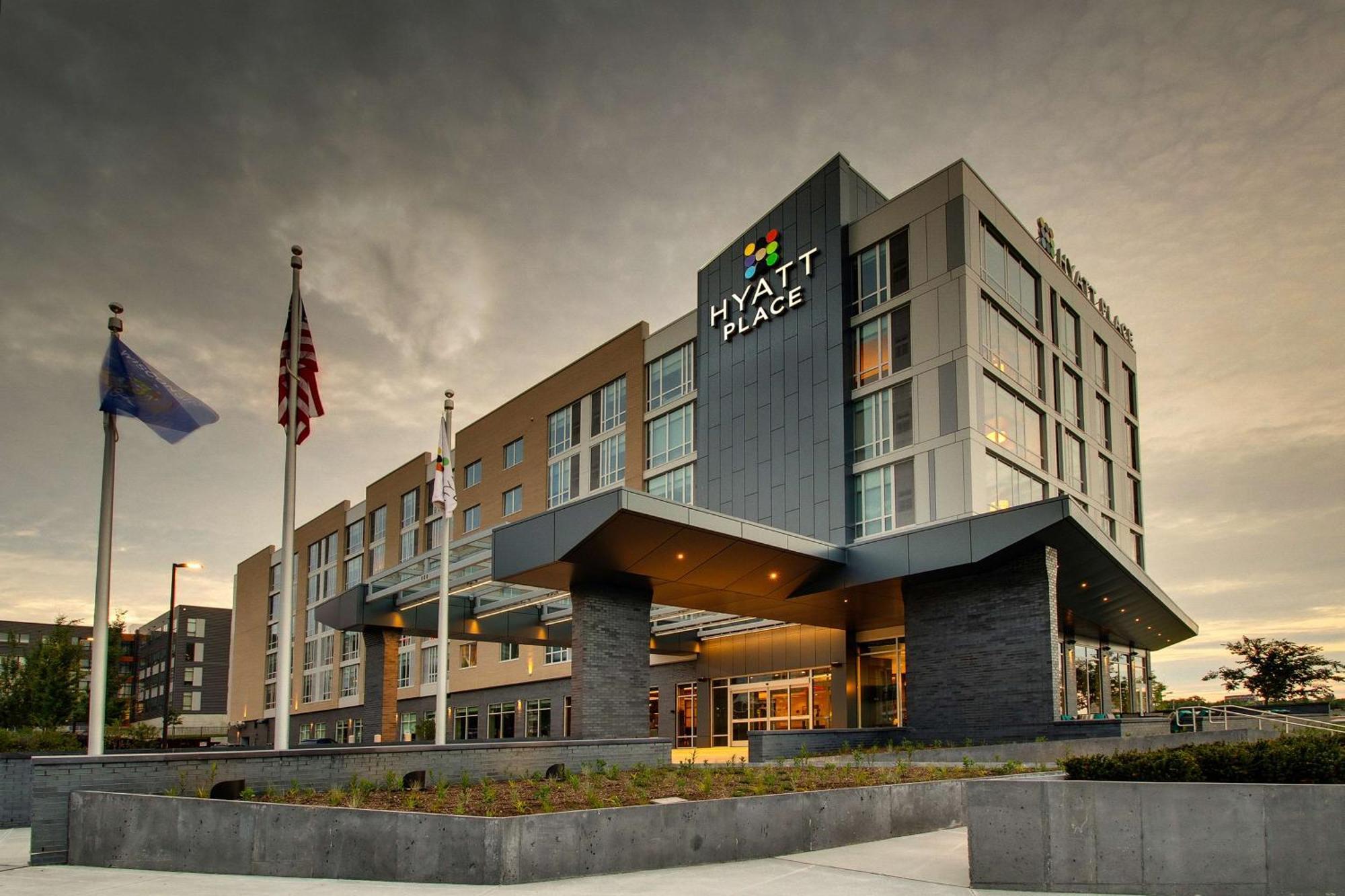 Hyatt Place Milwaukee Downtown Exterior foto